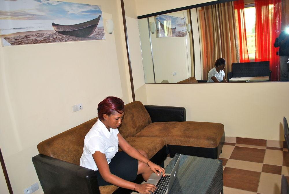 Hotel Yaahot Yaoundé Exterior foto